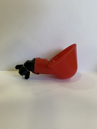 Поилка для перепелов чашечная (с поплавком, резьбой красная) 1шт**