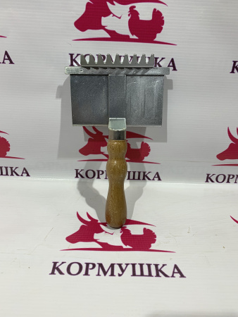 Скребница крупнозубчатая (деревянная рукоять) 1 шт**