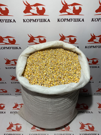 Кукуруза кормовая цельная (30 кг./м.) 1кг.