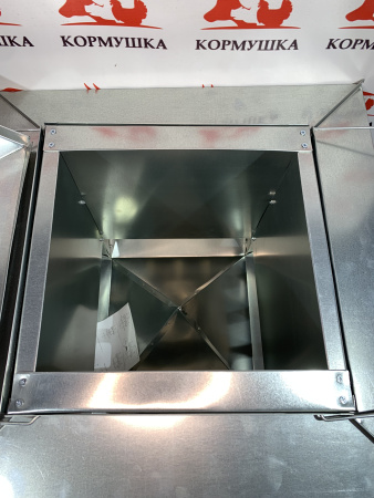 Кормушка Антигрызун 50 л для птицы 1шт**